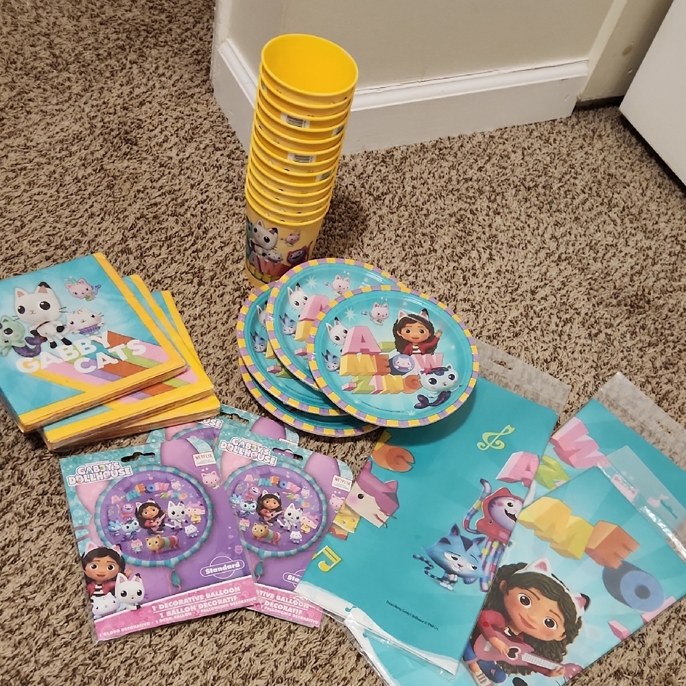 Gabbys Dollhouse Party Supplies Set